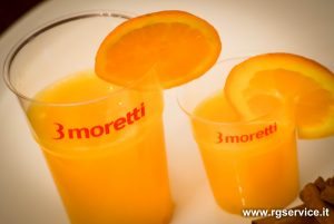 Bicchieri monouso in kristal per succhi di frutta personalizzabili con loghi. 